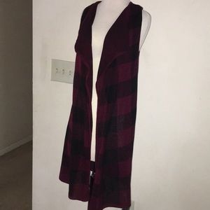 Black and burgundy long sleeveless cardigan